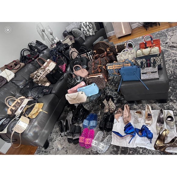 Meet your Posher, Angelina - Picture 2 of 4